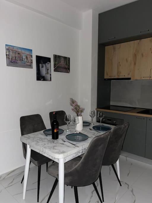 Relax Apartment, Side Sea View, Golem, Albania * Golem (Tirana)