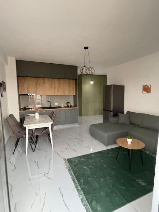 Apartament Relax Apartment, Side Sea View, Golem, Albania