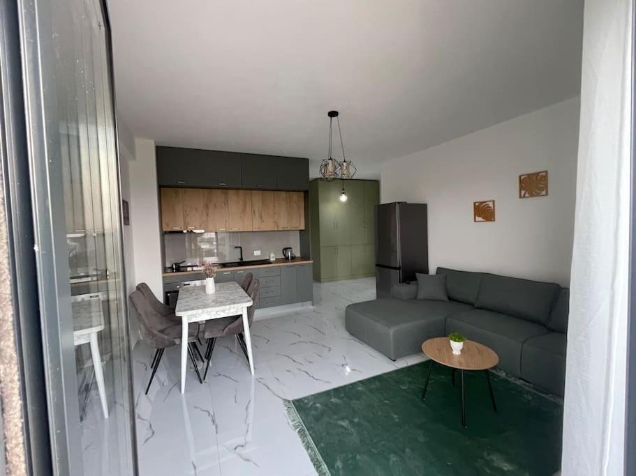 Relax Apartment, Side Sea View, Golem, Albania